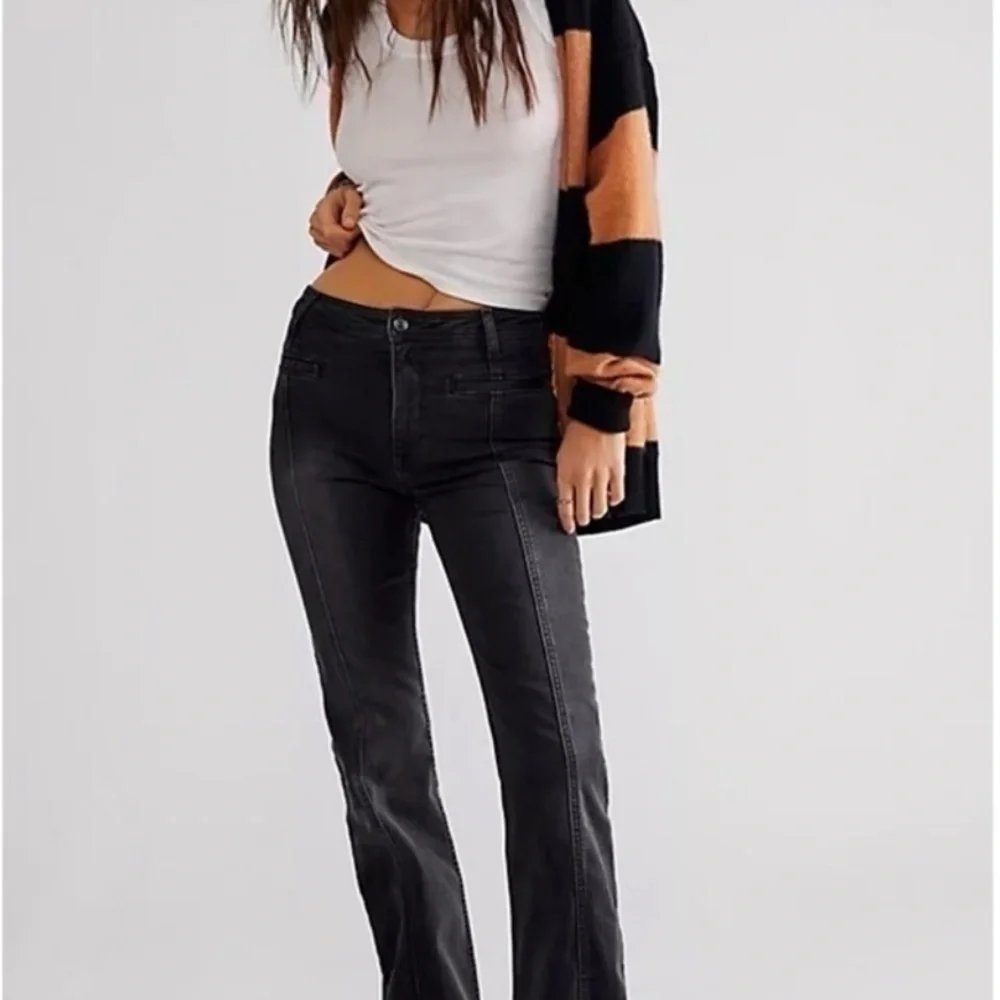 New Free People Firecracker Flare Jeans Patch in Black Python Star - Picture 2 of 6